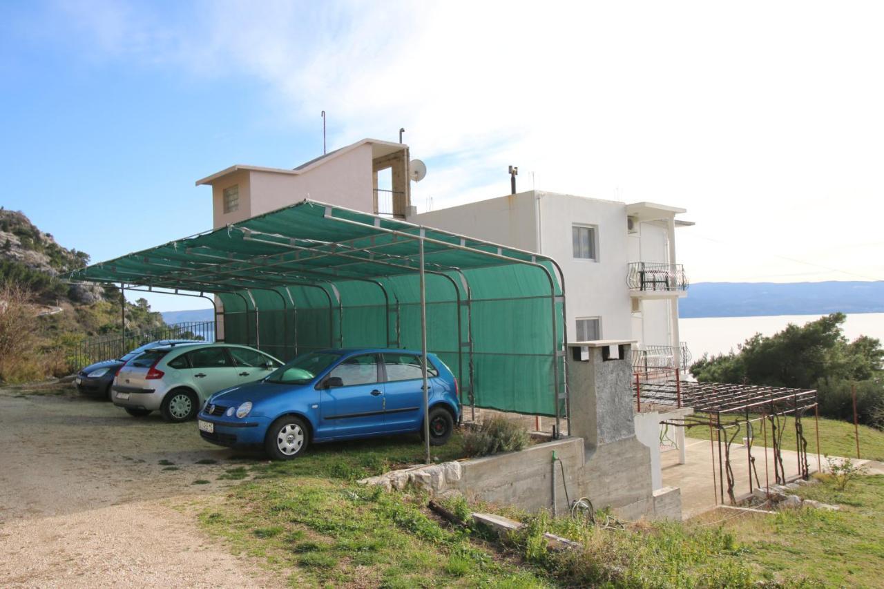 Apartment With 2 Balconies And Sea View Omiš Esterno foto